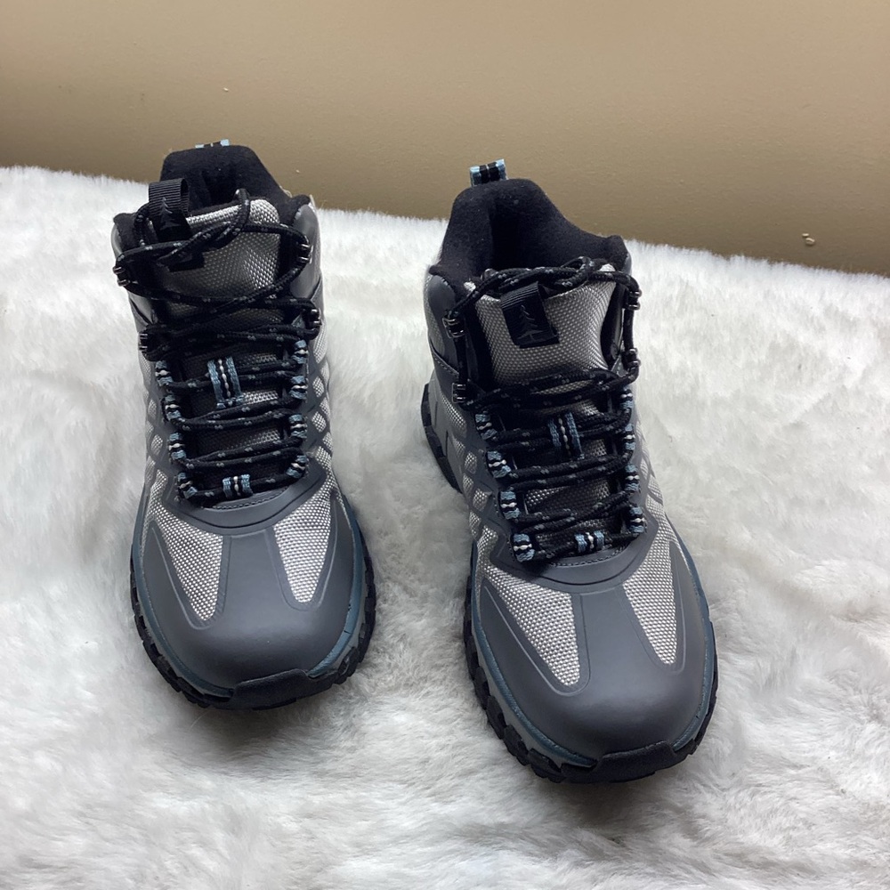 Gray and Black Peak Trail MID Hiking Boots Size 5.5